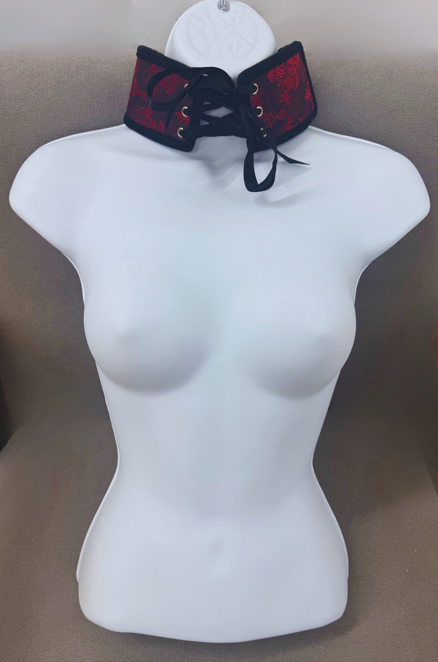 Vintage Pattern Collar